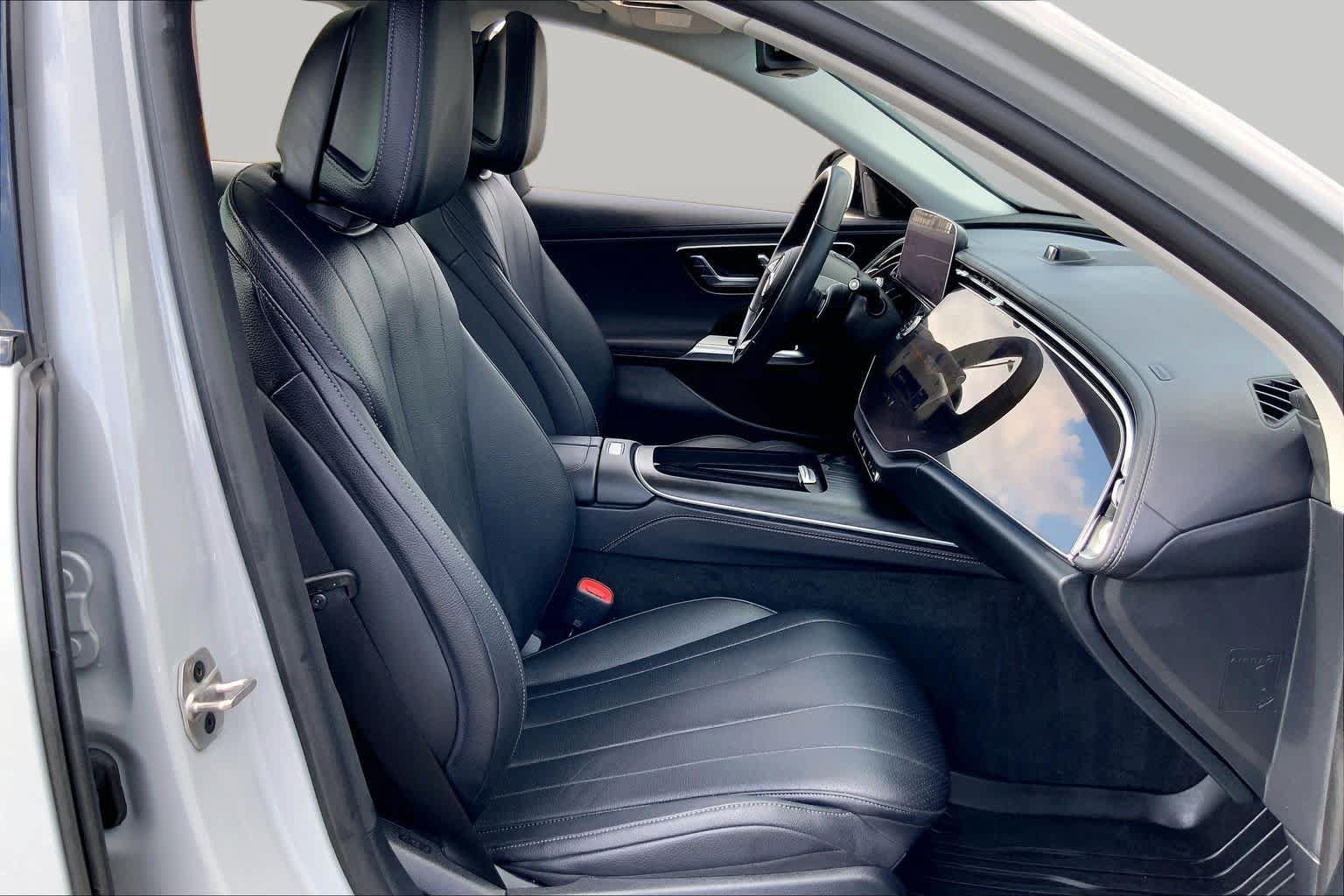 Used 2025 Mercedes-Benz E 350 Sedan image 9