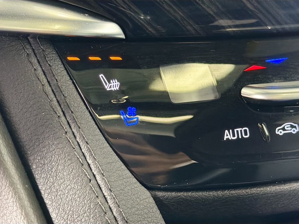 Used 2024 Cadillac XT6 Premium Luxury image 20