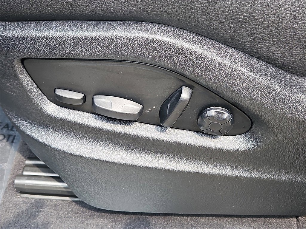 Certified 2025 Porsche Cayenne image 15