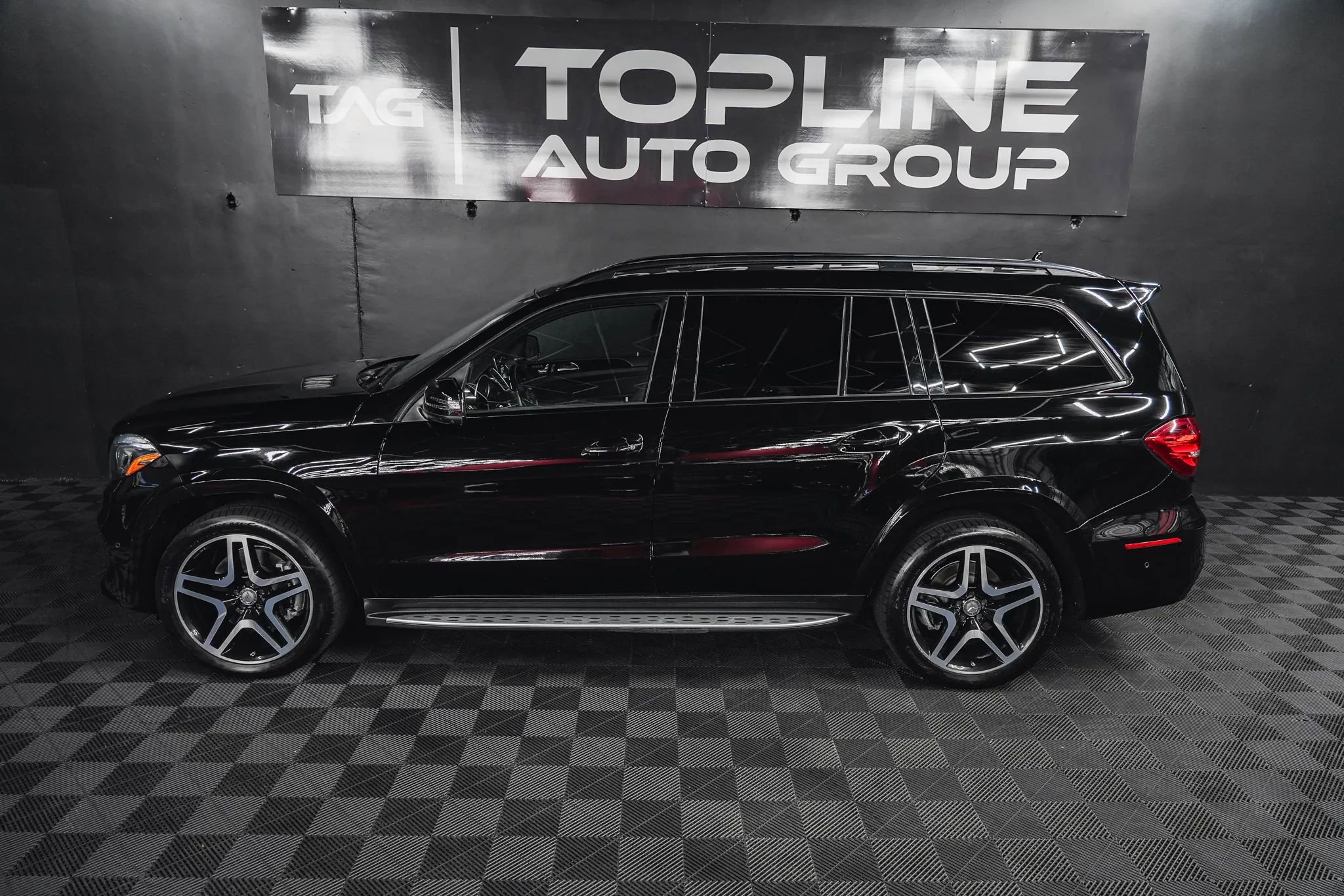 Used 2017 Mercedes-Benz GLS 550 GLS 550 Sport Utility 4D image 26