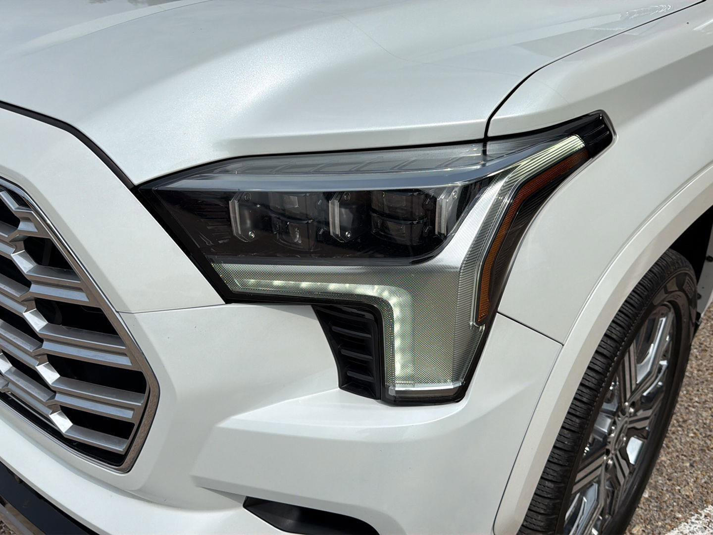 Used 2023 Toyota Sequoia Capstone AWD/4WD image 10