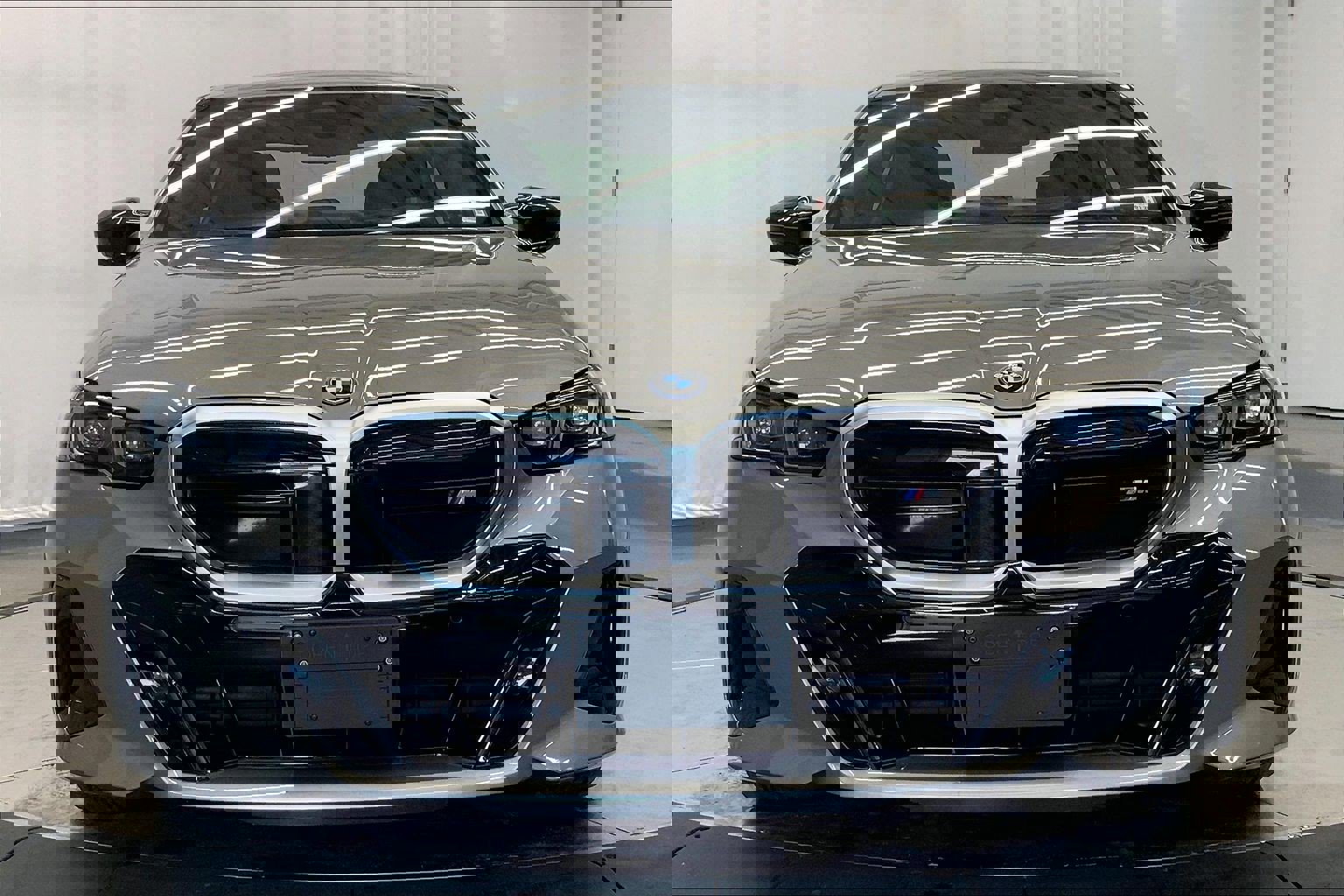 Used 2024 BMW i5 M60 w/ Premium Package image 8