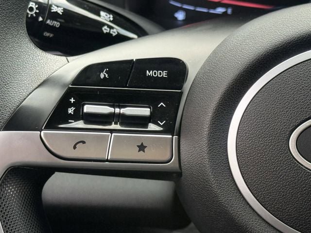 Used 2025 Hyundai Elantra Hybrid FWD image 13