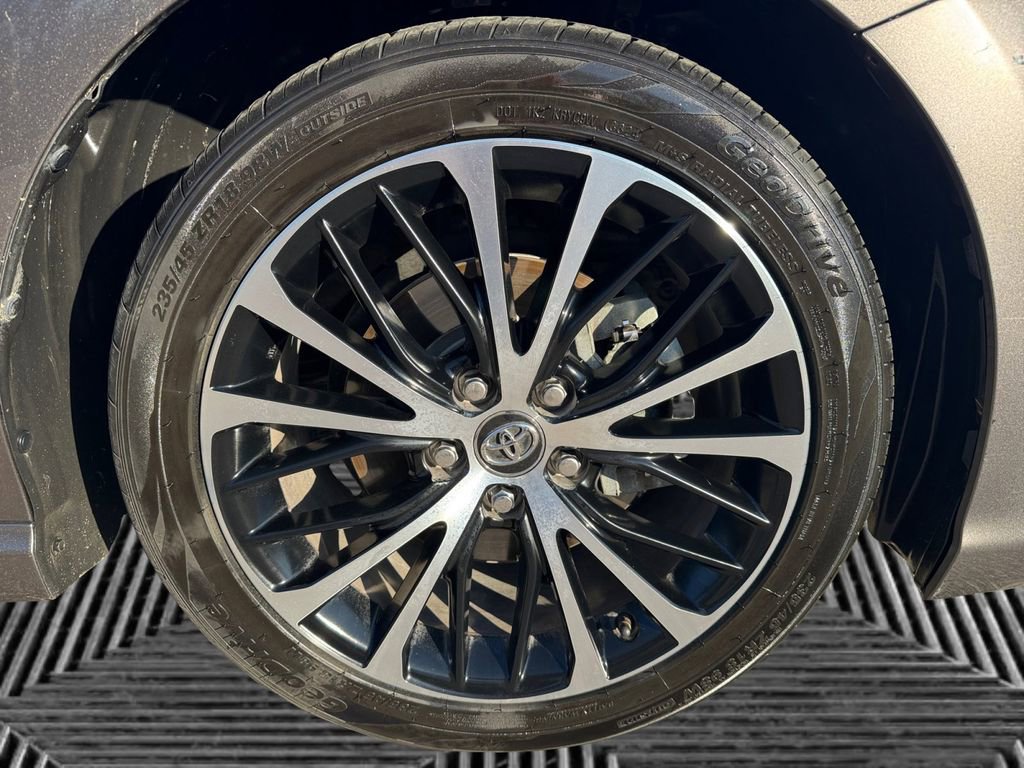 Used 2020 Toyota Camry SE image 9