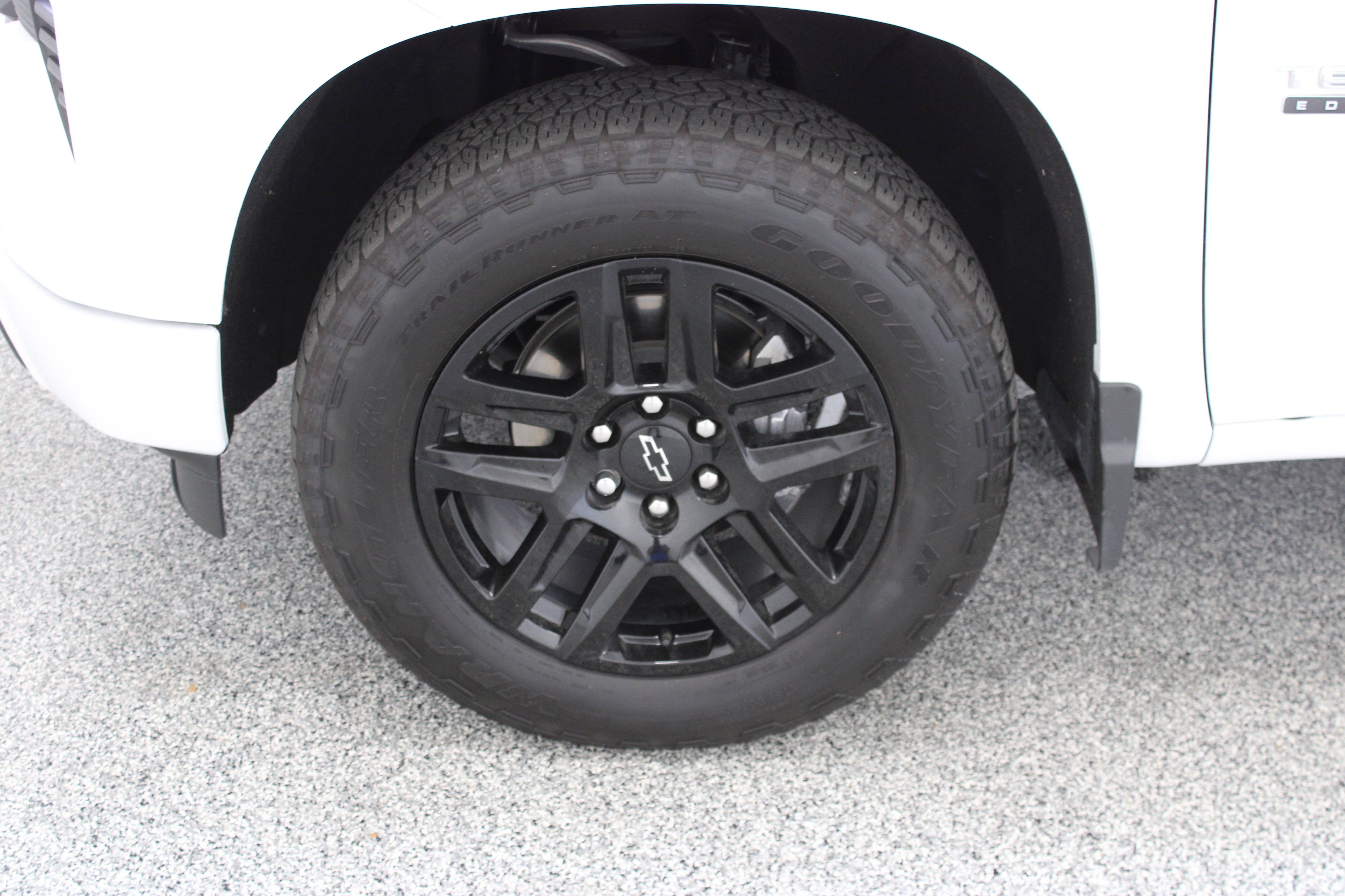 Used 2025 Chevrolet Silverado 1500 RST AWD/4WD image 13