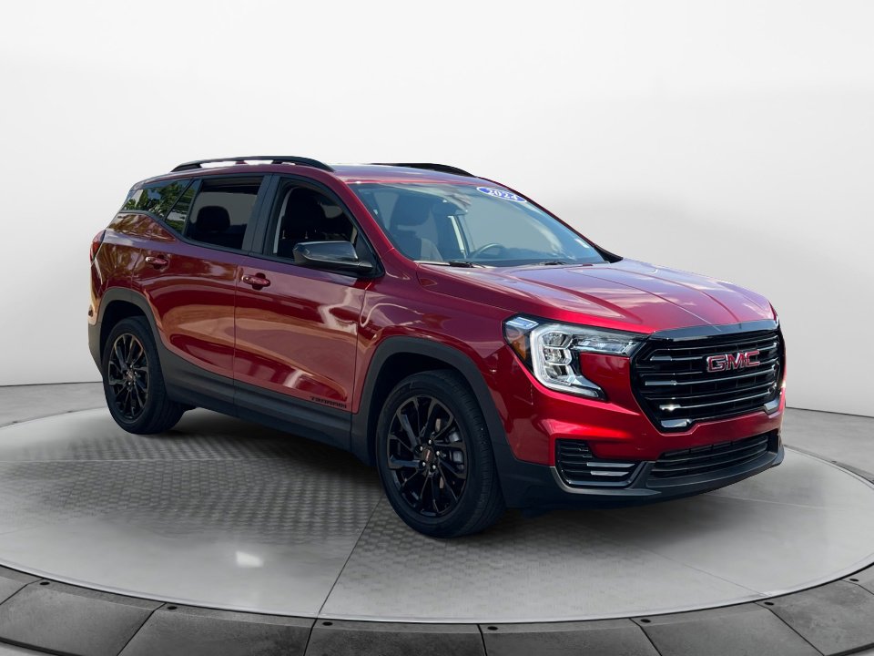 Used 2024 GMC Terrain SLE w/ Driver Convenience Package FWD image 1