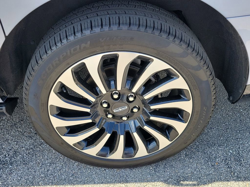 Certified 2024 Lincoln Navigator L Black Label image 10