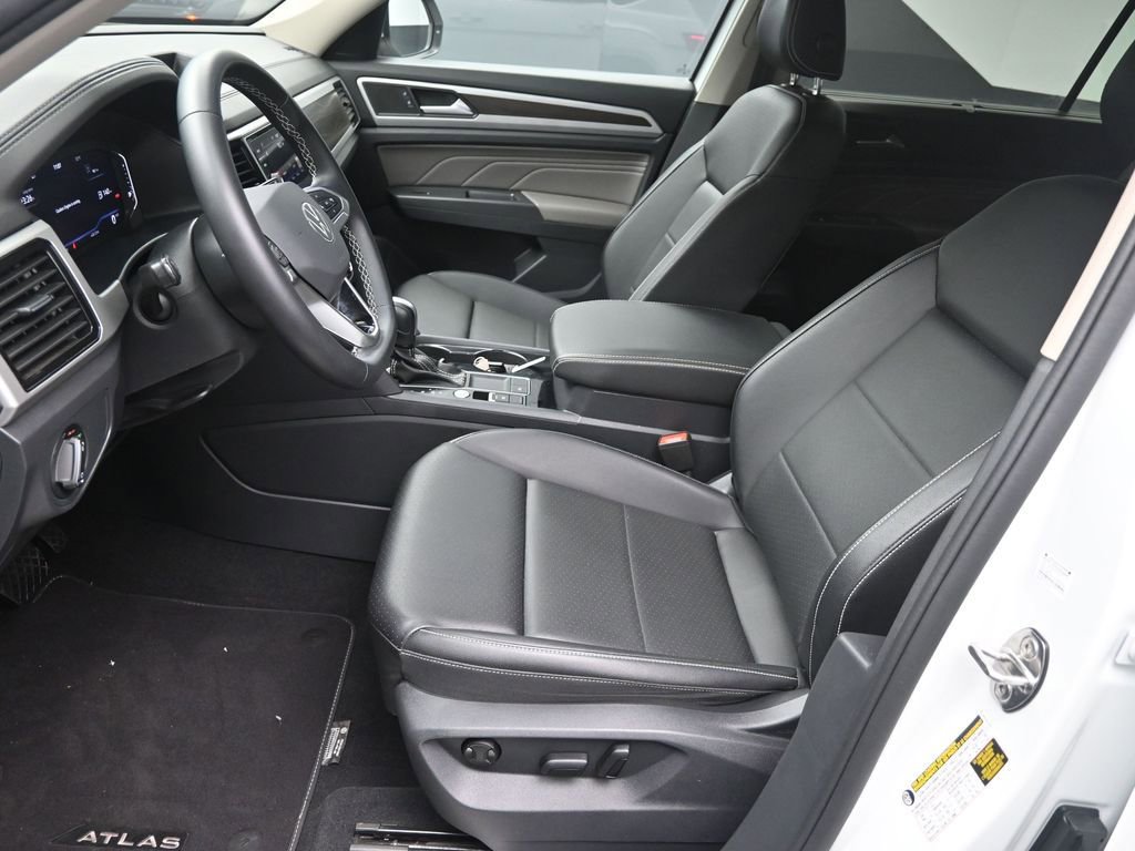 Used 2023 Volkswagen Atlas SE image 18