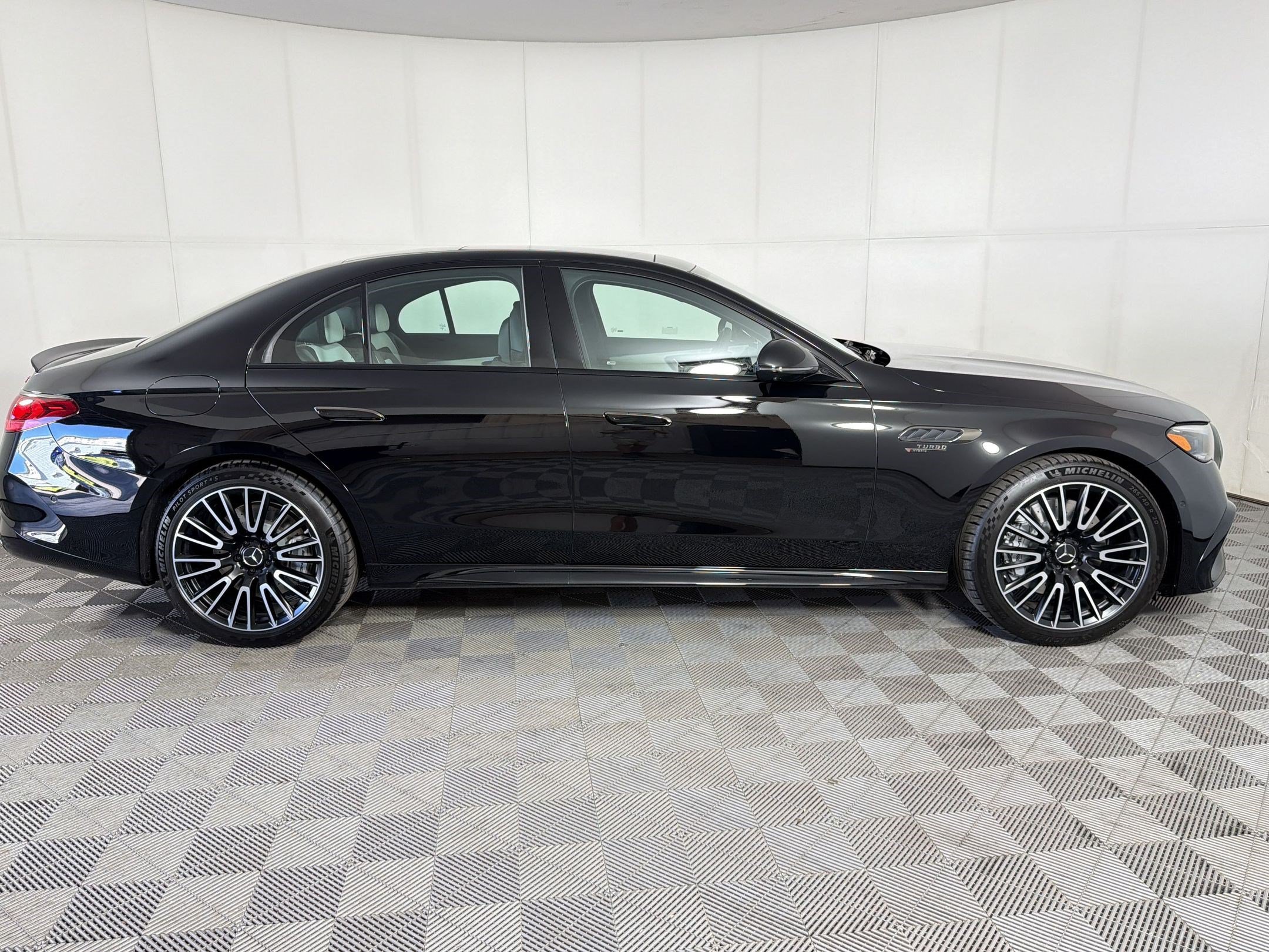 New 2026 Mercedes-Benz E 53 AMG e 4MATIC Sedan image 8