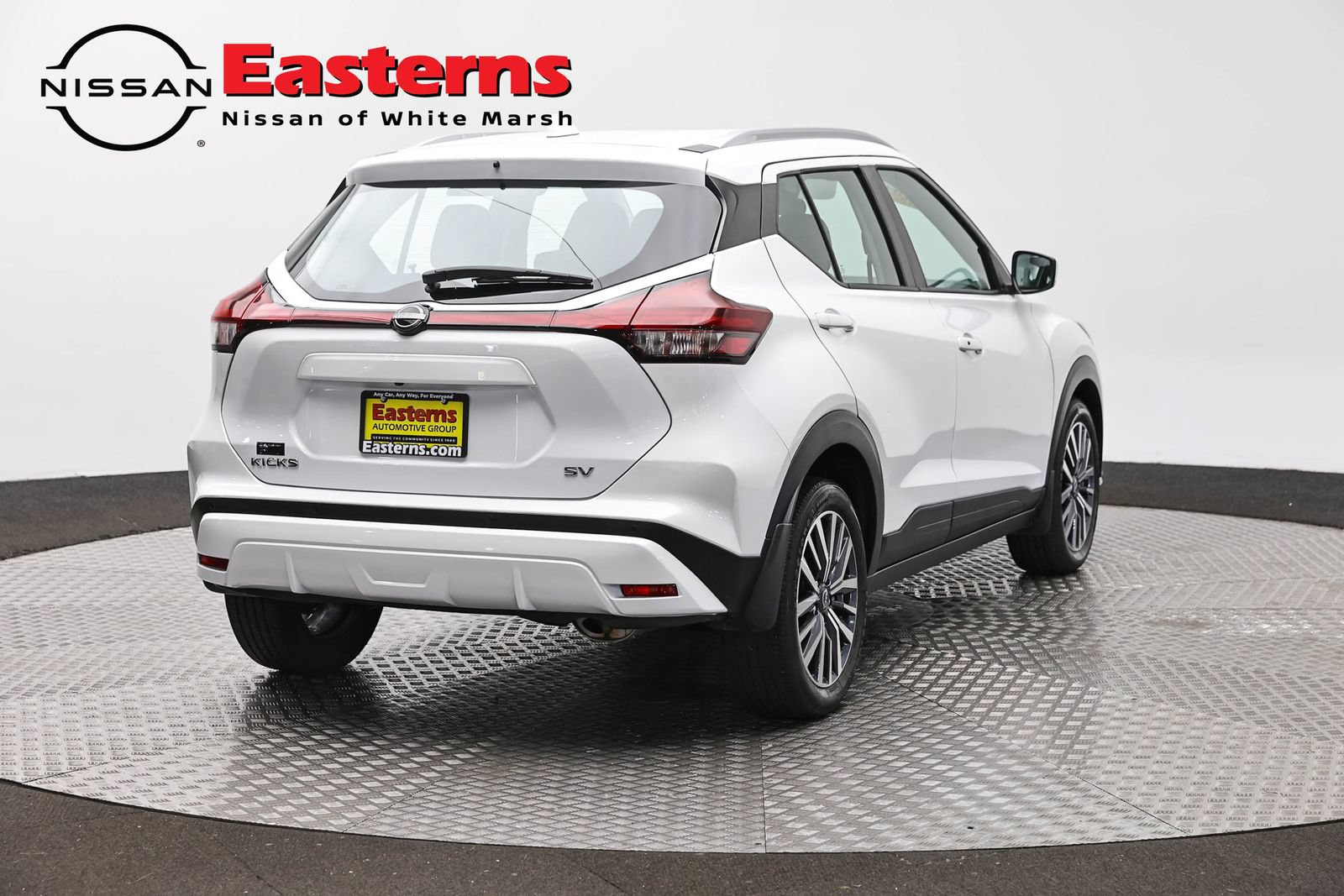 Used 2024 Nissan Kicks SV FWD image 5