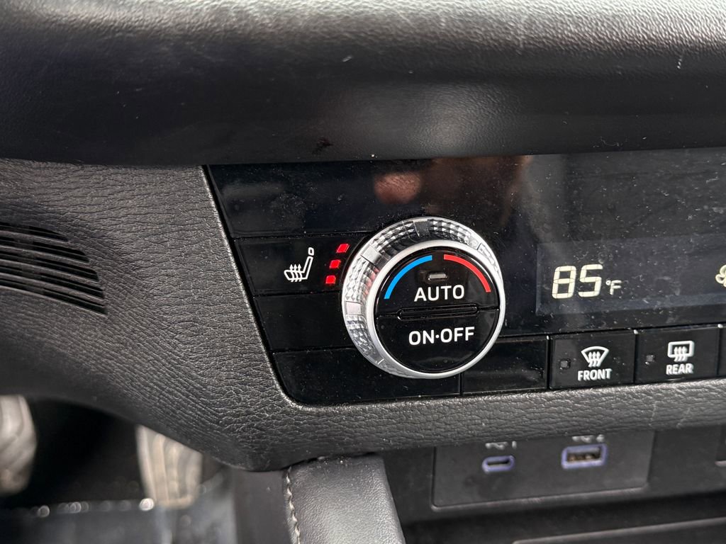 Used 2024 Mitsubishi Outlander SE image 28