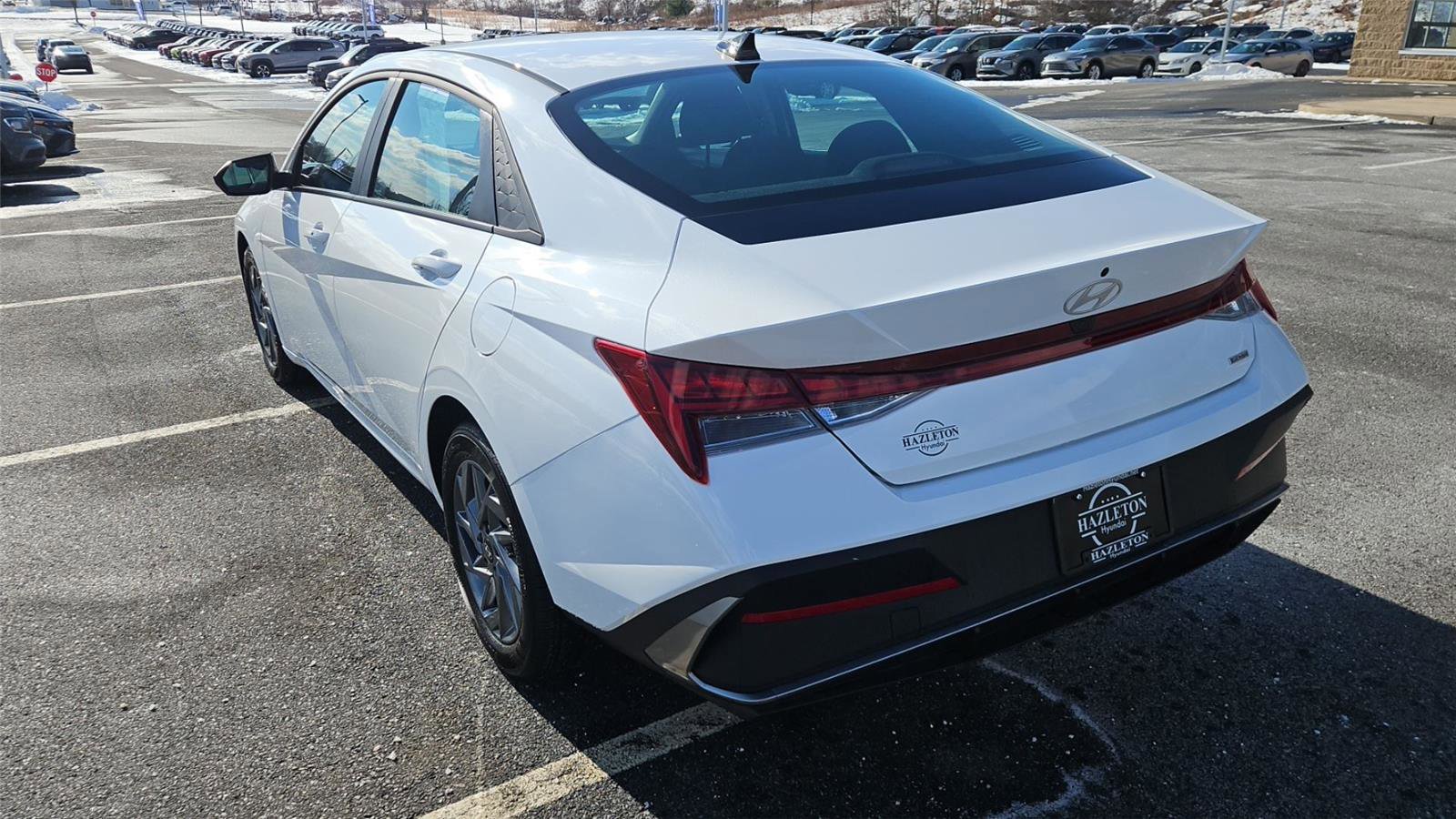 Certified 2025 Hyundai Elantra Blue image 5