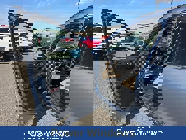 Used 2022 Ford Escape Titanium w/ Class II Trailer Tow Package image 21