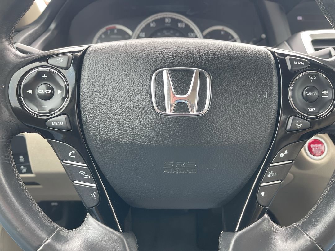 Used 2016 Honda Accord Touring image 7