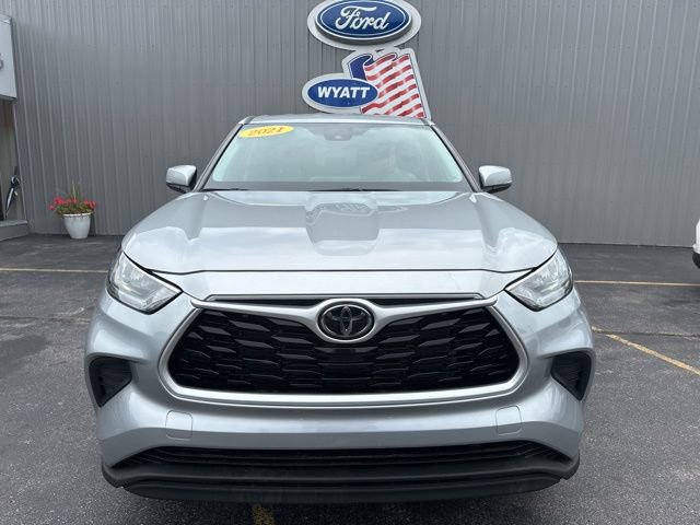 Used 2021 Toyota Highlander LE image 9