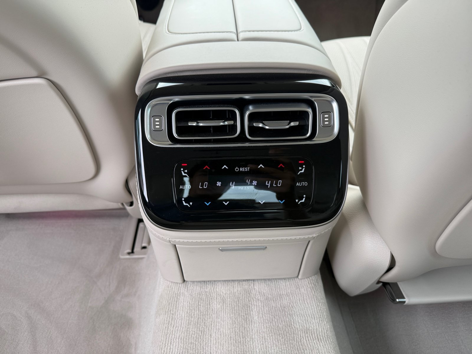 Certified 2025 Mercedes-Benz S 63 AMG S image 32