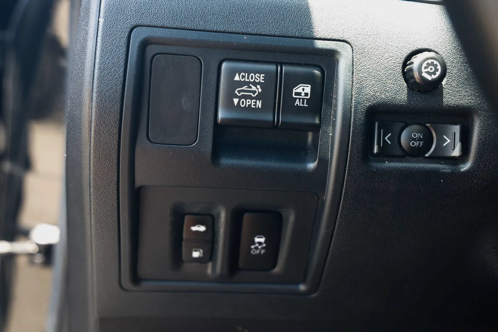 Used 2014 Lexus IS 250C w/ Luxury Package RWD image 43