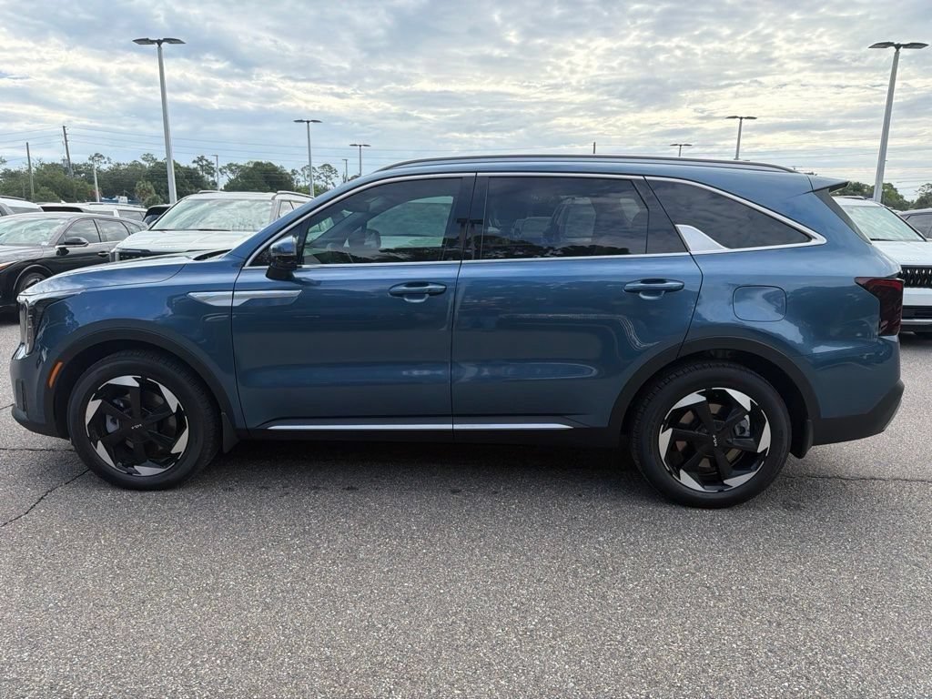 Certified 2025 Kia Sorento EX FWD image 7