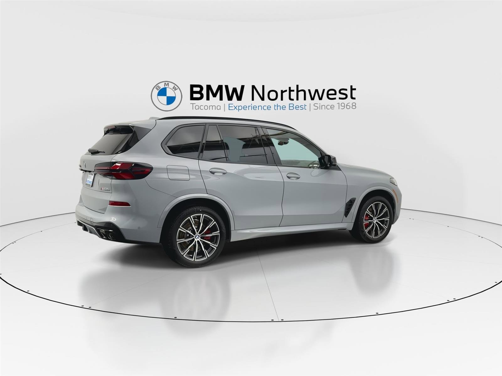 New 2026 BMW X5 M60i image 3