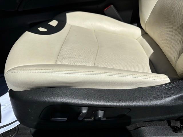 Used 2021 Cadillac XT5 Sportv w/ LPO, Floor Liner Package AWD/4WD image 16
