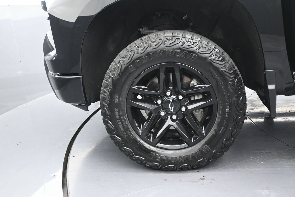 Used 2024 Chevrolet Silverado 1500 LT Trail Boss w/ LT Trail Boss Premium Package AWD/4WD image 13
