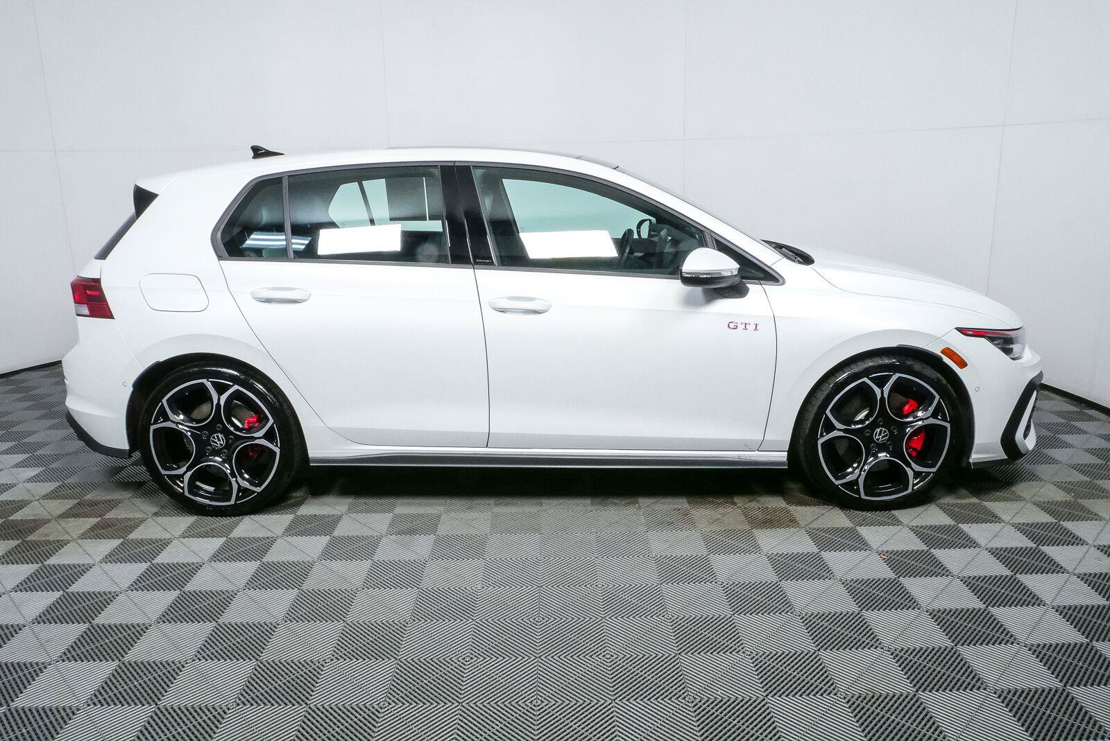 Certified 2025 Volkswagen GTI Autobahn FWD image 6