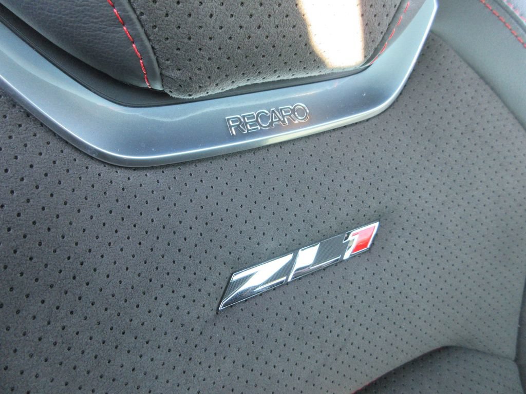 Certified 2022 Chevrolet Camaro ZL1 RWD image 25