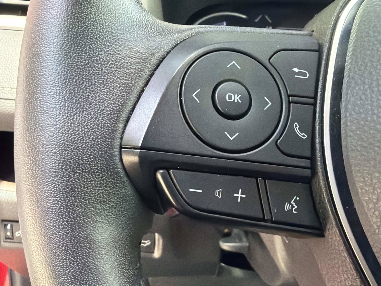 Used 2022 Toyota RAV4 Limited AWD/4WD image 29