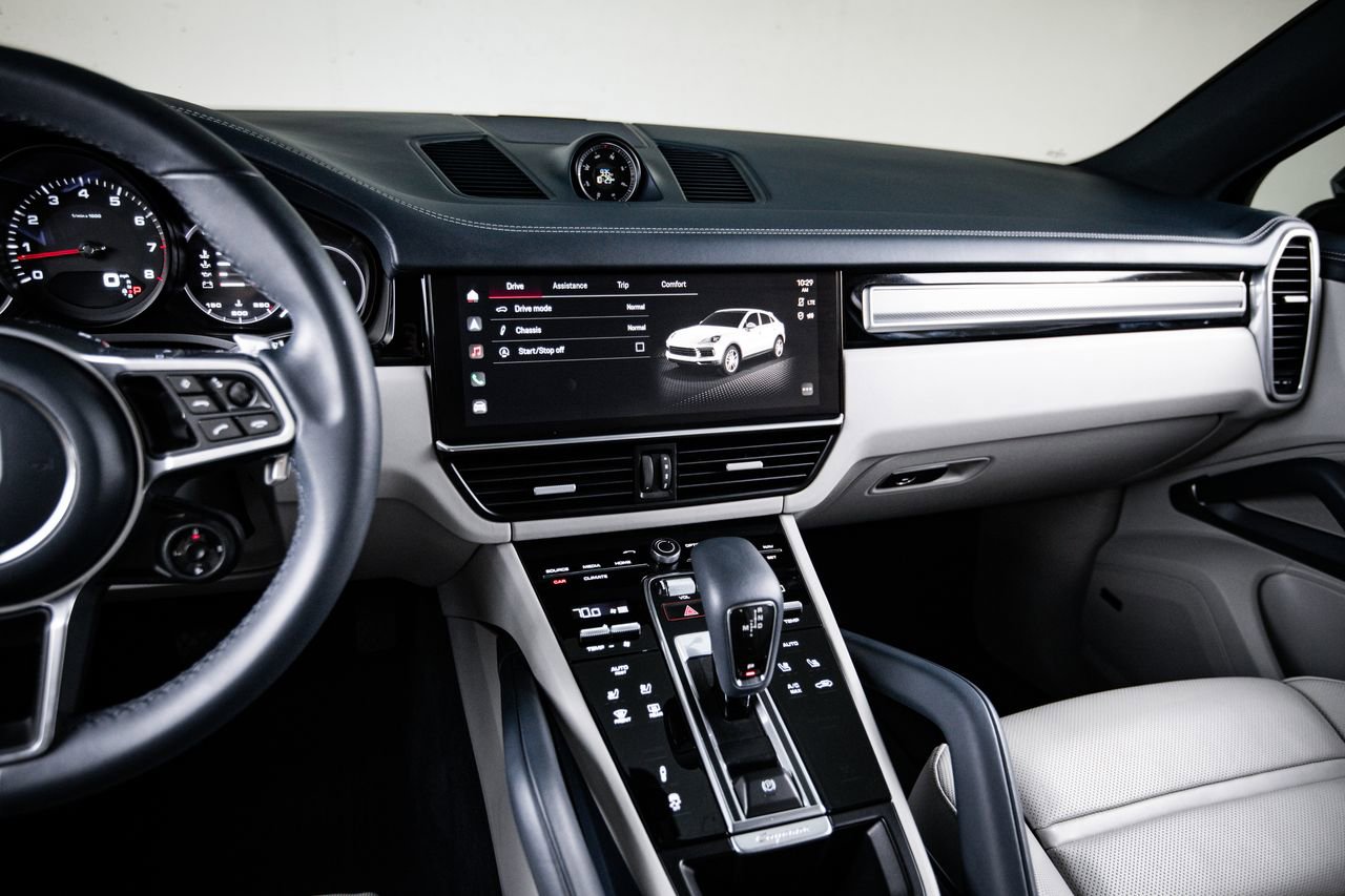 Certified 2023 Porsche Cayenne Platinum Edition AWD/4WD image 19