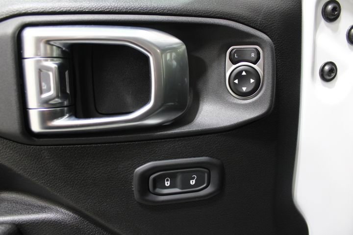 Used 2025 Jeep Wrangler Unlimited Rubicon image 18