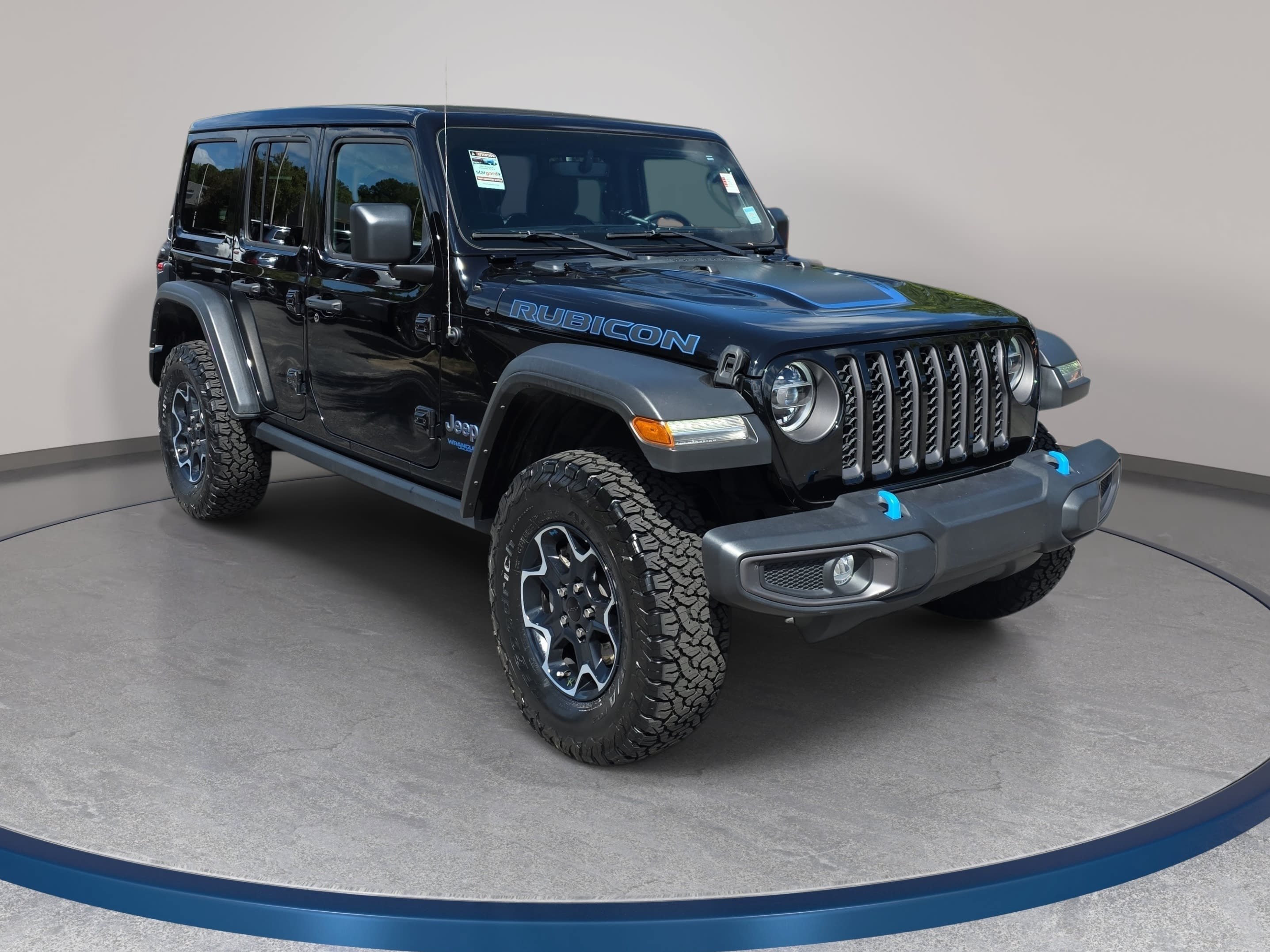 Used 2022 Jeep Wrangler Unlimited Rubicon 4xe w/ Cold Weather Group AWD/4WD image 3