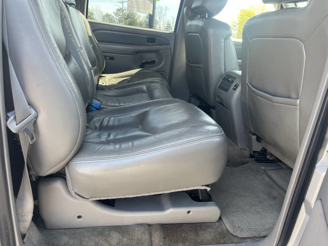 Used 2005 GMC Yukon XL Denali image 14