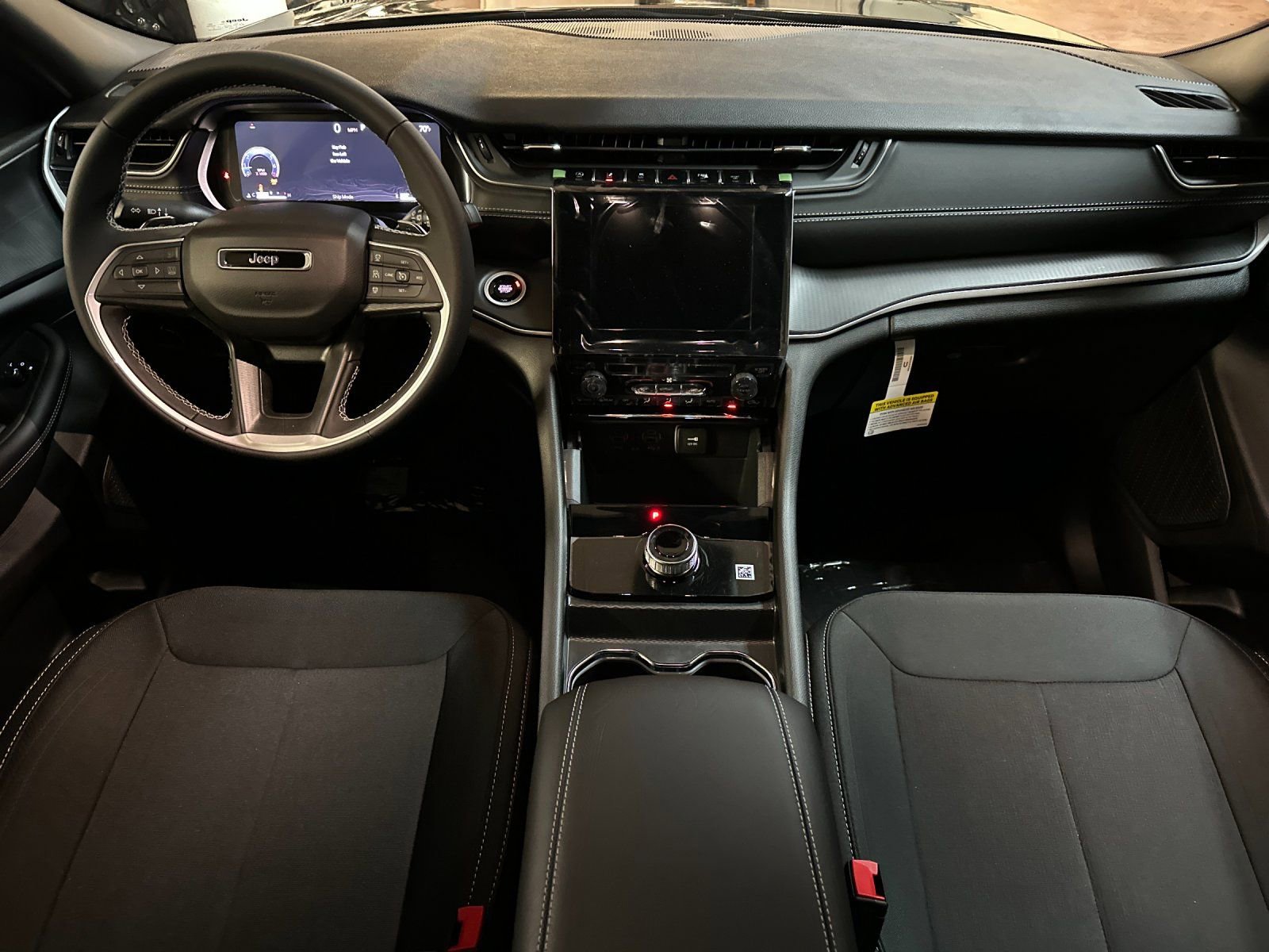 New 2026 Jeep Grand Cherokee Laredo image 12
