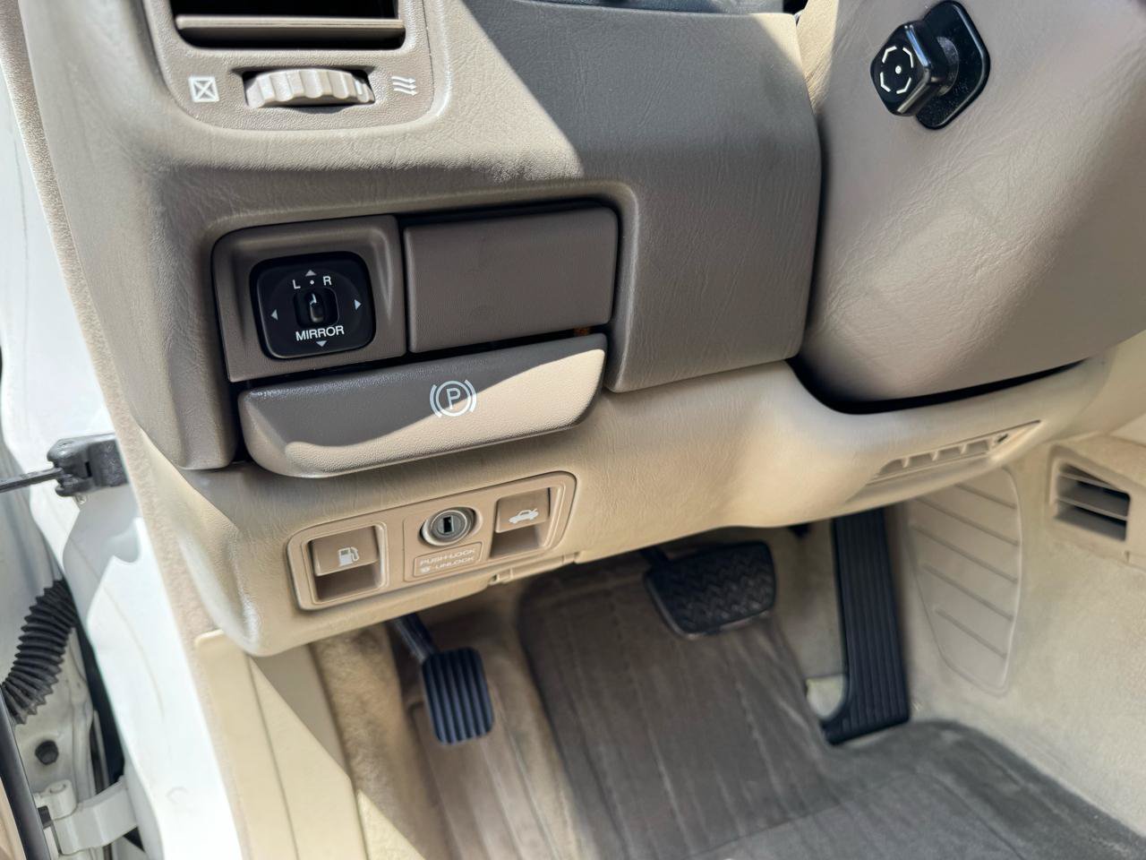 Used 2000 Lexus LS 400 w/ Platinum Series RWD image 26