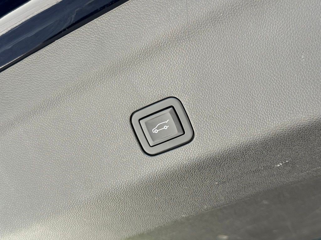 Certified 2022 Cadillac Escalade Sport Platinum RWD image 19