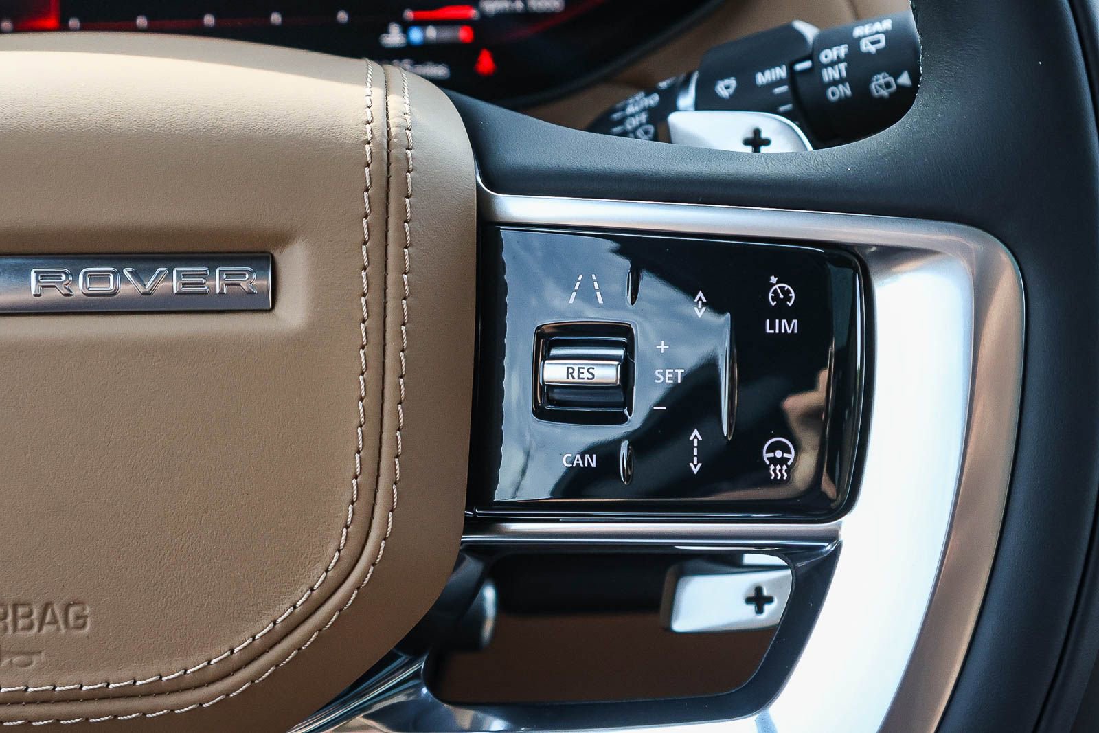 New 2026 Land Rover Range Rover SE image 38