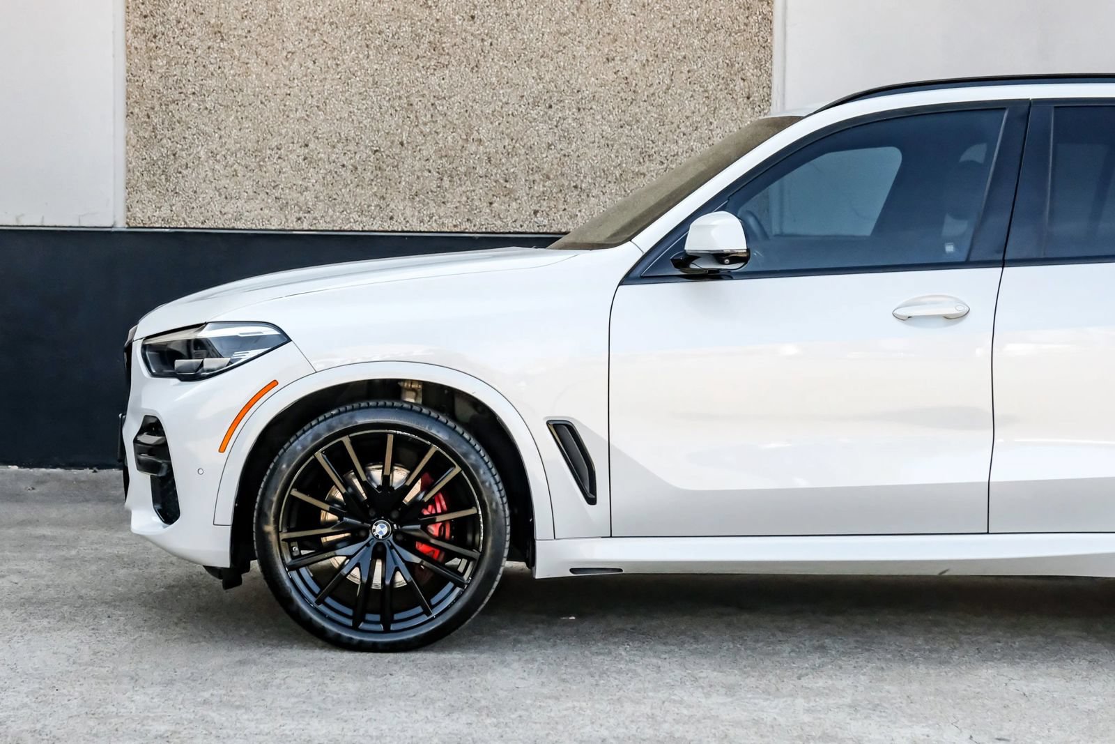 Used 2022 BMW X5 sDrive40i w/ M Sport Package RWD image 12