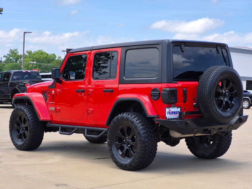 Used 2018 Jeep Wrangler Unlimited Sahara AWD/4WD image 4