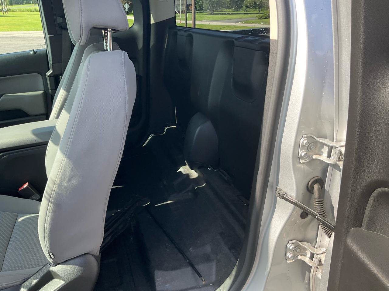 Used 2019 Chevrolet Colorado W/T RWD image 19