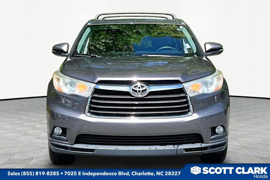 Used 2014 Toyota Highlander XLE image 2