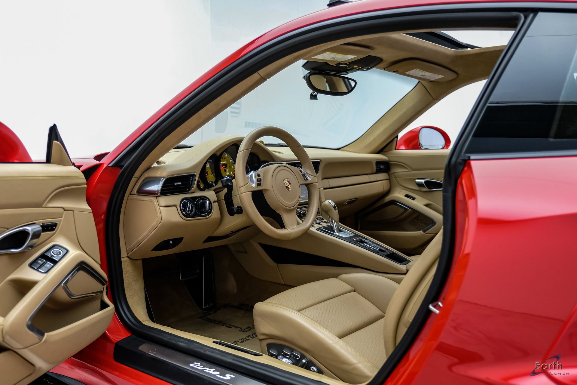 Used 2014 Porsche 911 Turbo S AWD/4WD image 40