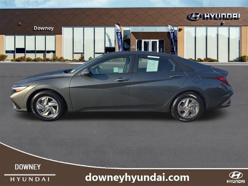 Used 2025 Hyundai Elantra SE FWD video 2