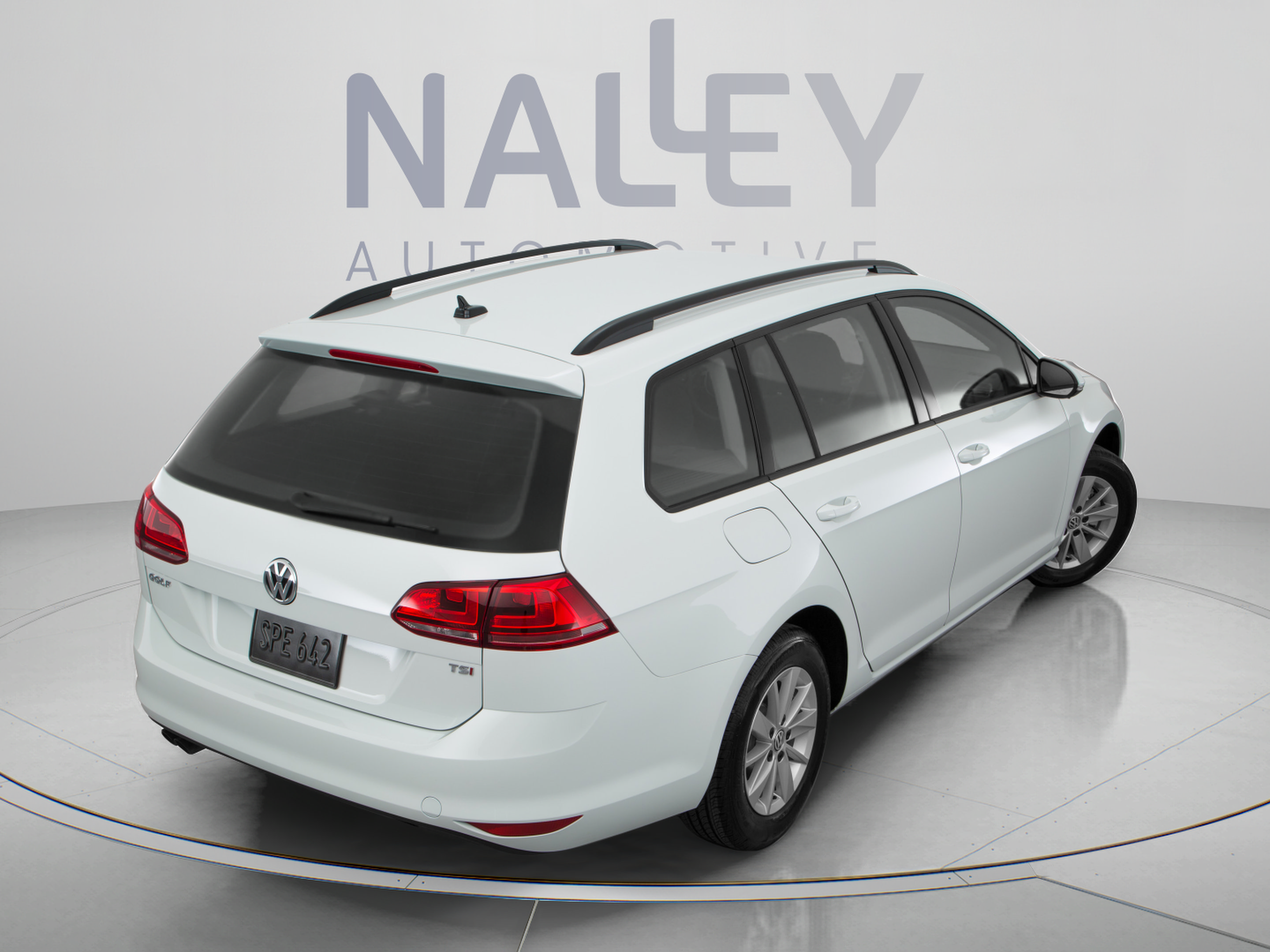 Used 2016 Volkswagen Golf SE FWD image 4