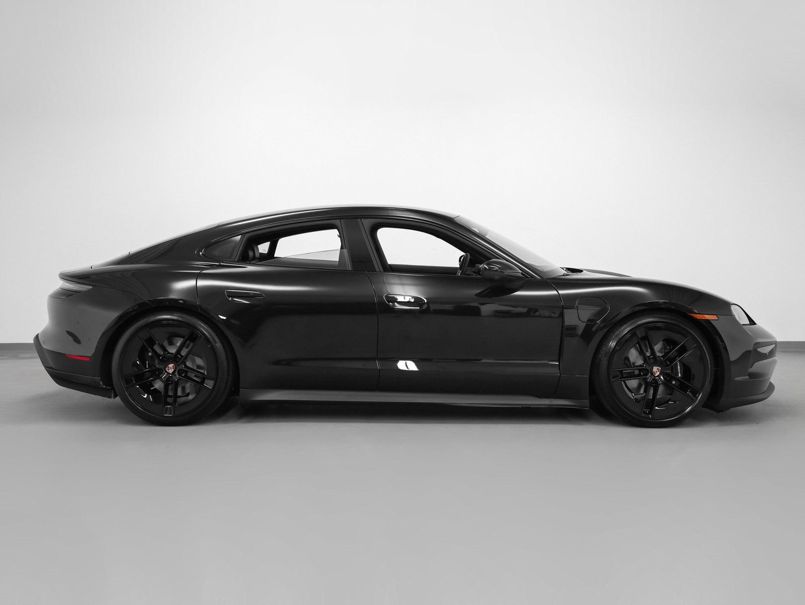 New 2026 Porsche Taycan image 13