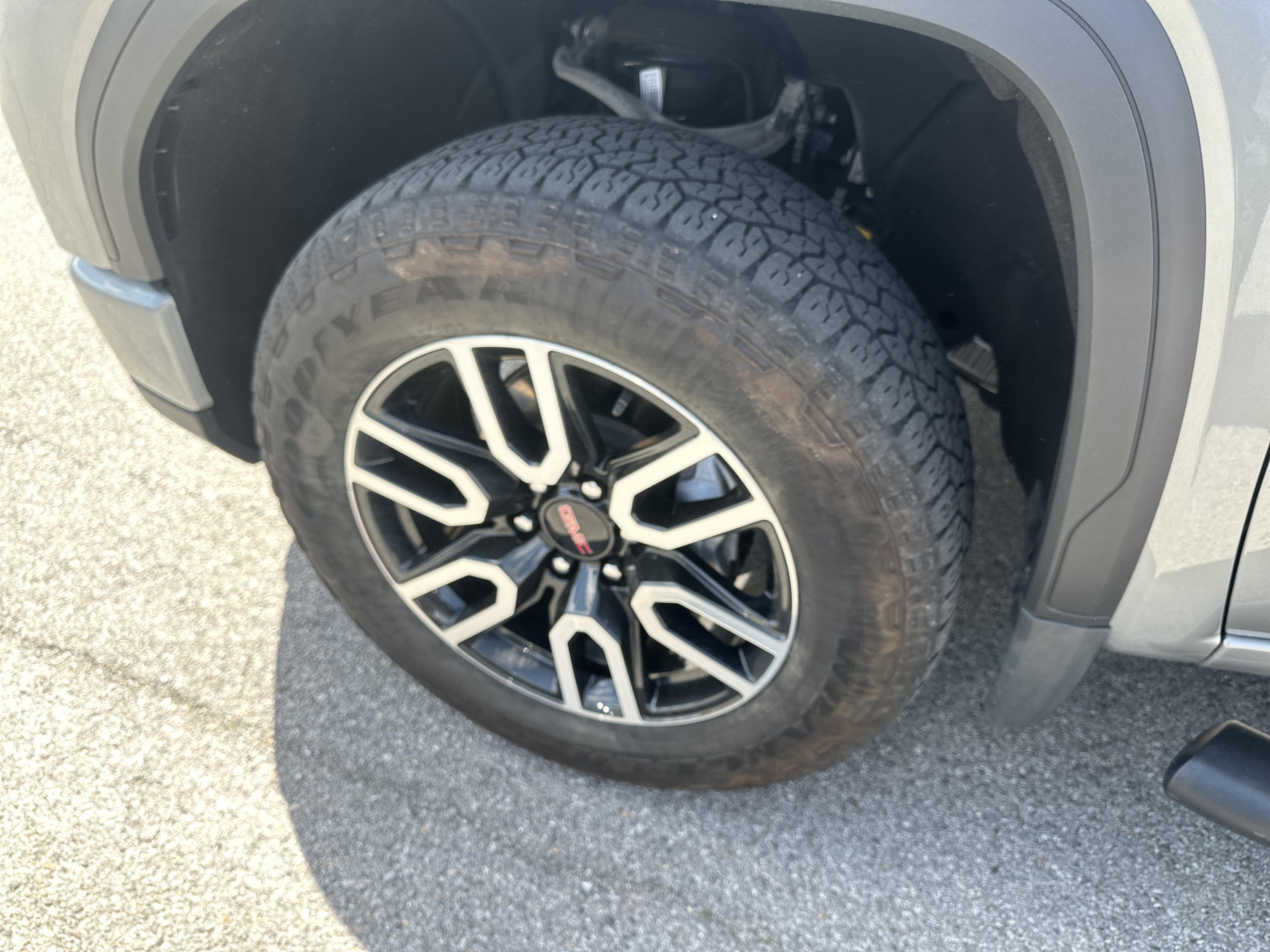 Used 2024 GMC Sierra 1500 AT4 w/ Technology Package image 14