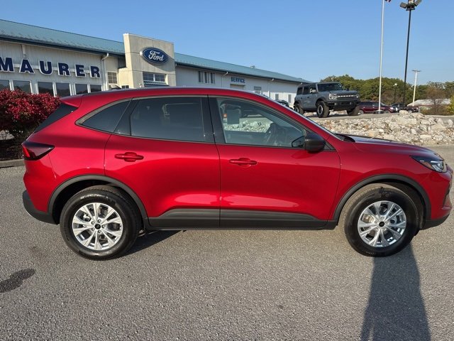 New 2025 Ford Escape Active image 2