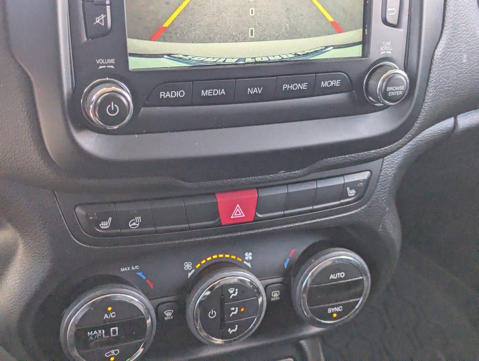 Used 2015 Jeep Renegade Limited FWD image 24