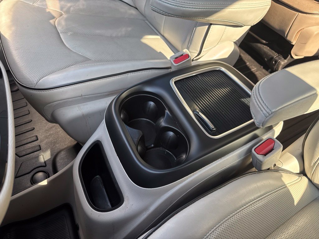Used 2018 Chrysler Pacifica Limited FWD image 25