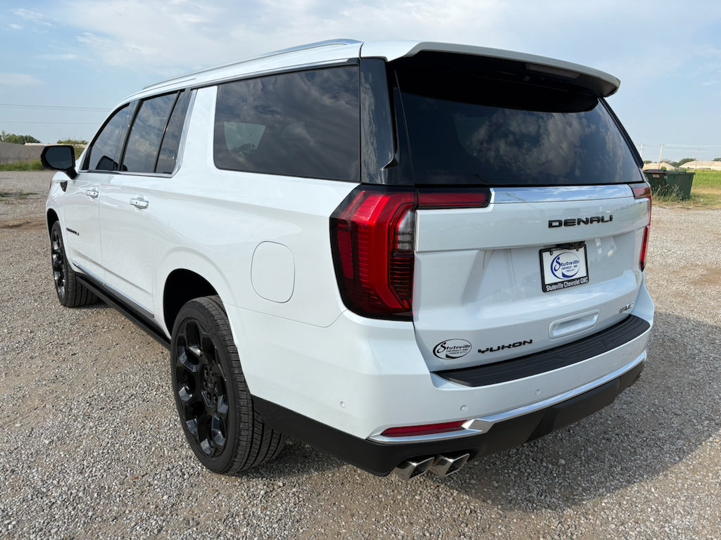 New 2026 GMC Yukon XL Denali w/ Denali Reserve Package AWD/4WD image 7
