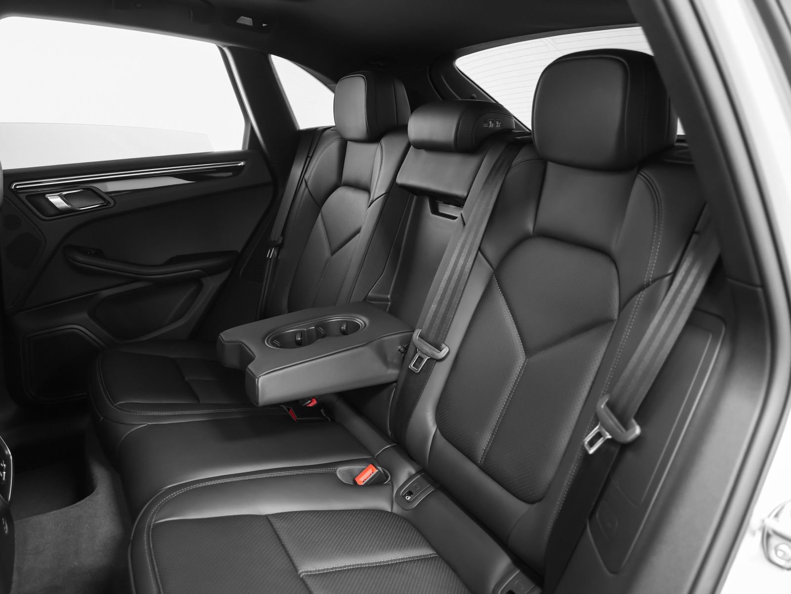 New 2026 Porsche Macan AWD/4WD image 36